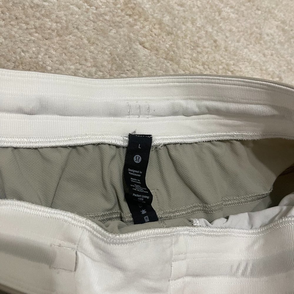 Lululemon License to Train Short 7" - Size L - Raw Linen